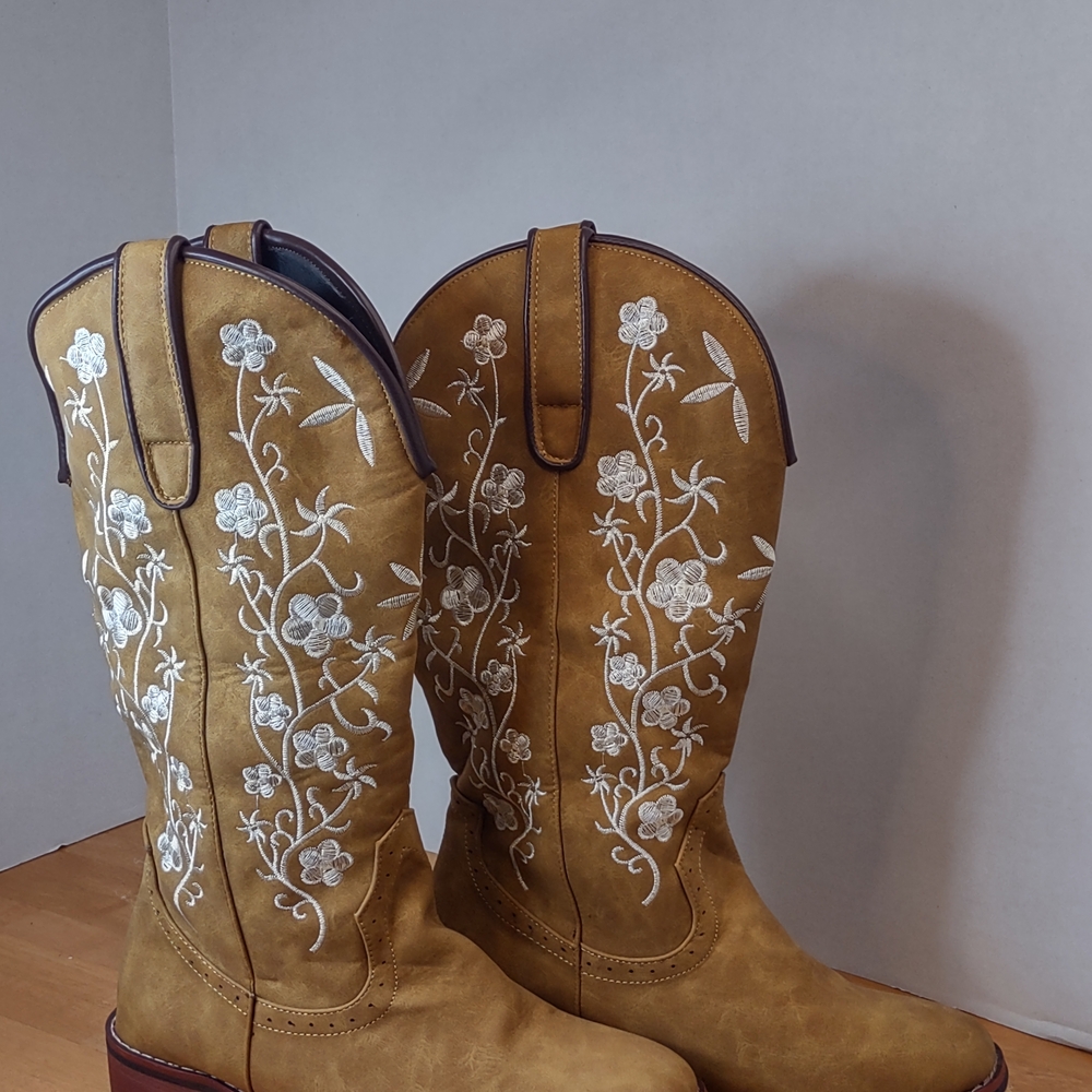 Embroidered Floral Cowboy Boots - Picture 3 of 5